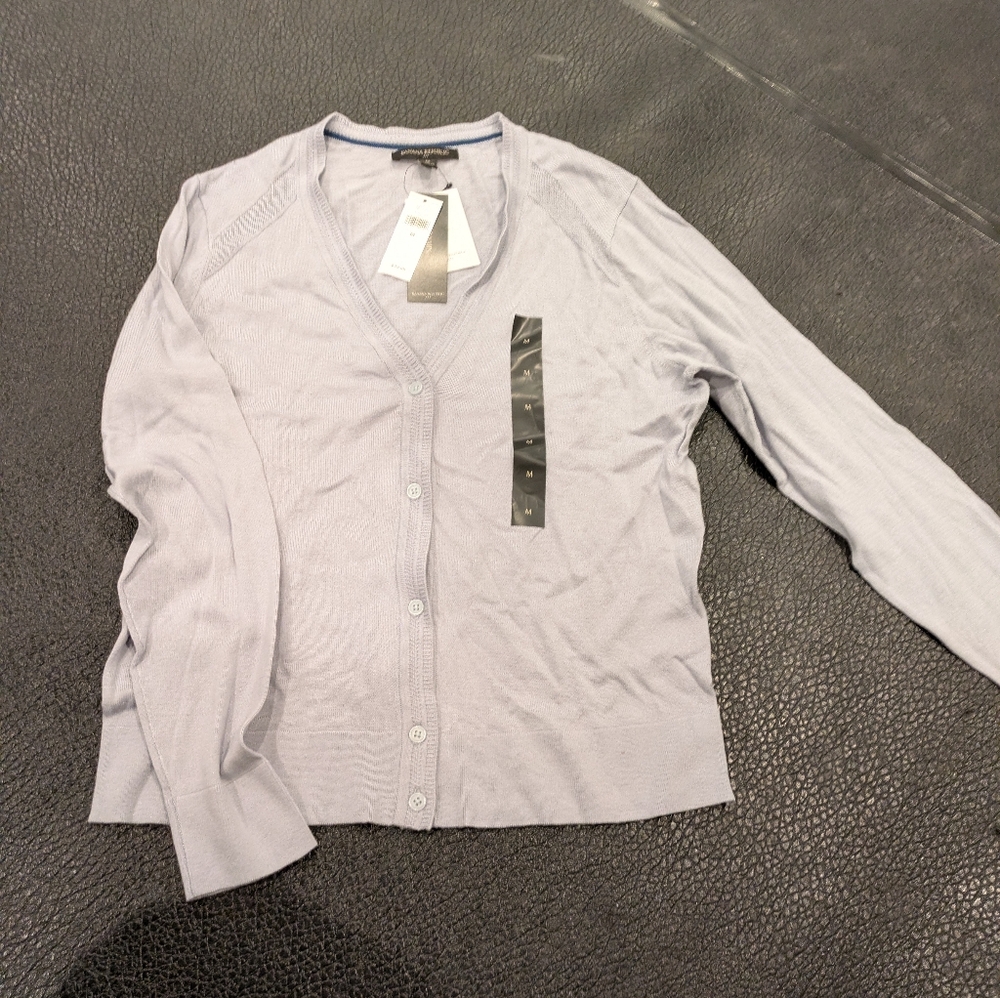 NWT Banana Republic Factory Light Gray V Neck Cardigan